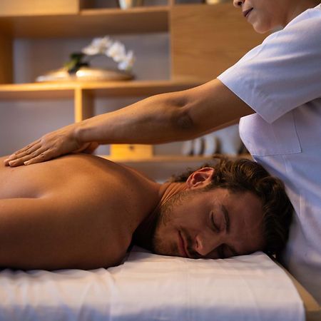 Galeria Plaza Monterrey Hotel ภายนอก รูปภาพ Massage