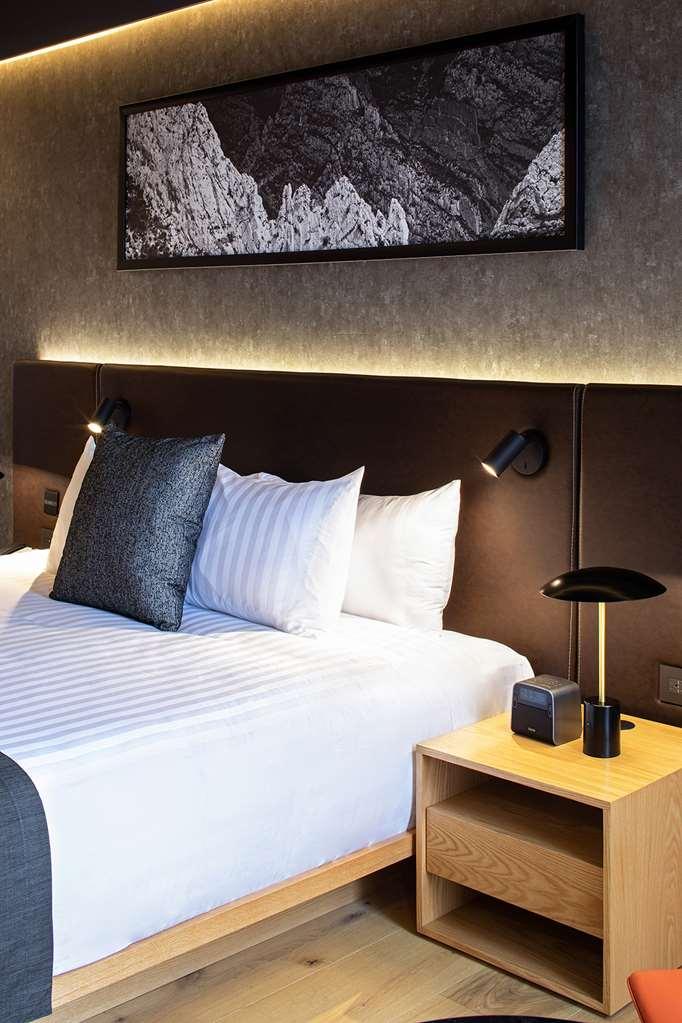 Galeria Plaza Monterrey Hotel ห้อง รูปภาพ A bed at the hotel