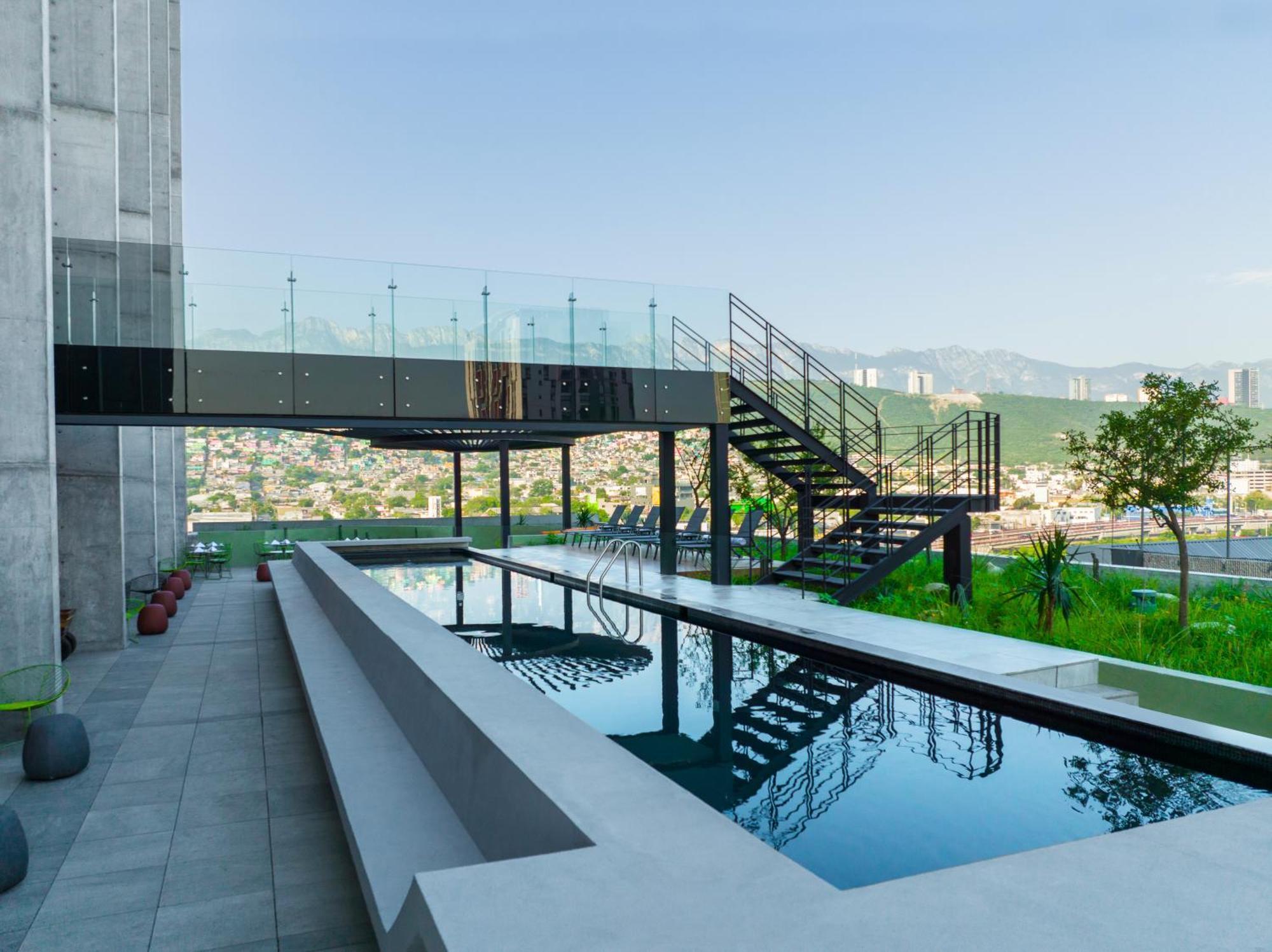 Galeria Plaza Monterrey Hotel ภายนอก รูปภาพ Skyline Residences