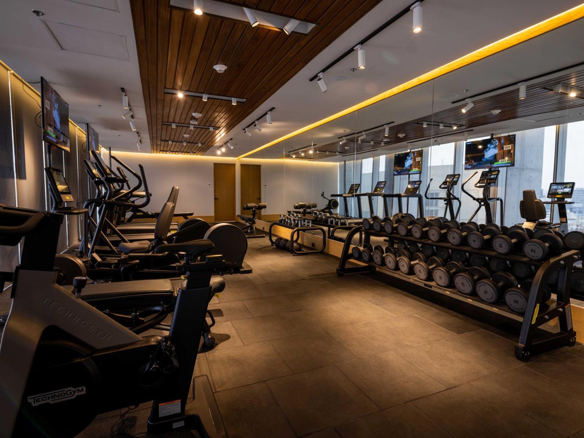 Galeria Plaza Monterrey Hotel ภายนอก รูปภาพ The gym at the 1018