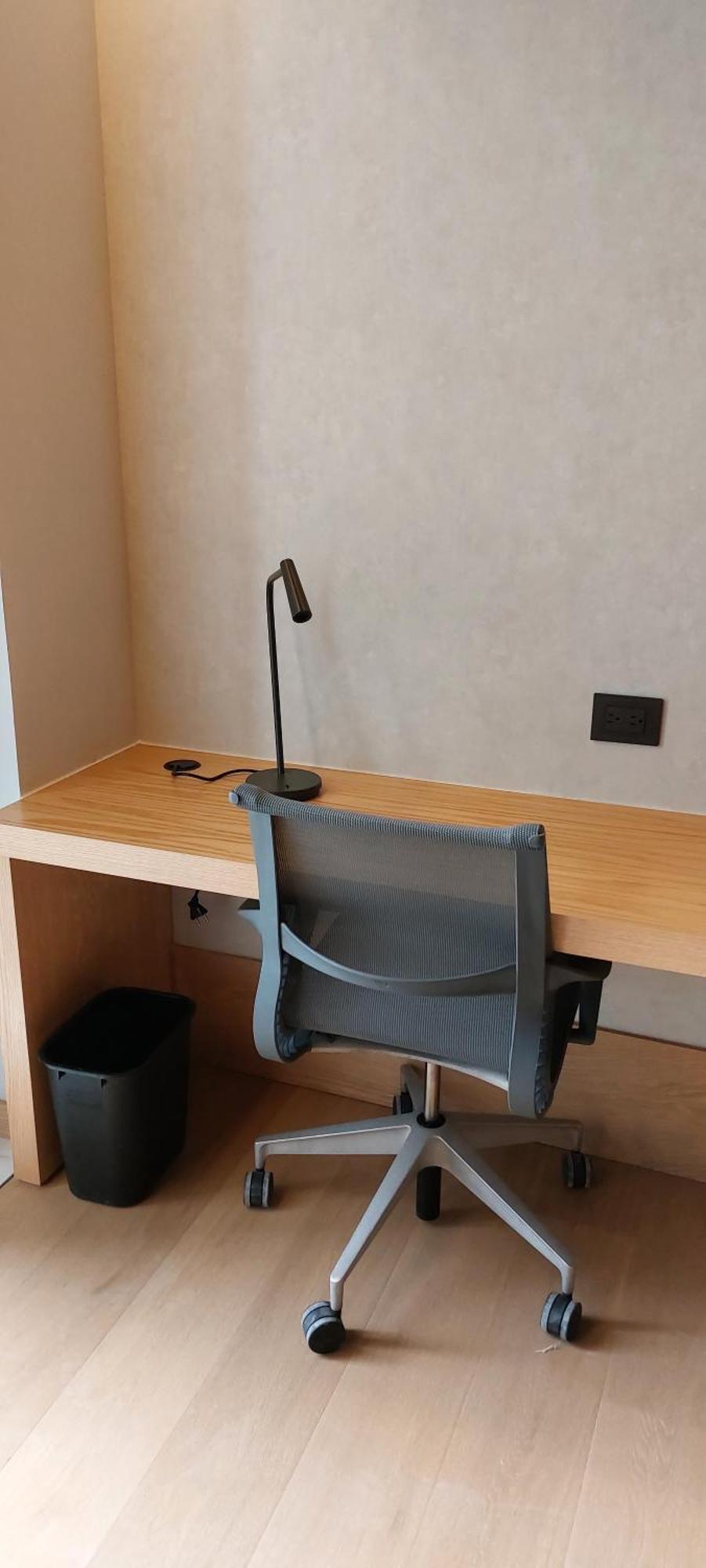 Galeria Plaza Monterrey Hotel ภายนอก รูปภาพ A desk lamp